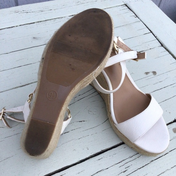Merona Women Wedge White and Tan Summer Sandals Size 9.5 - Picture 6 of 8